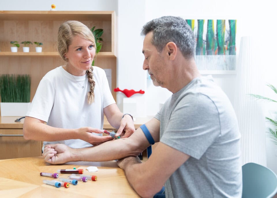 Internistin Trofaiach, Innere Medizin Trofaiach, Ordination Dr. Karin Rubinigg, Patientengespräch